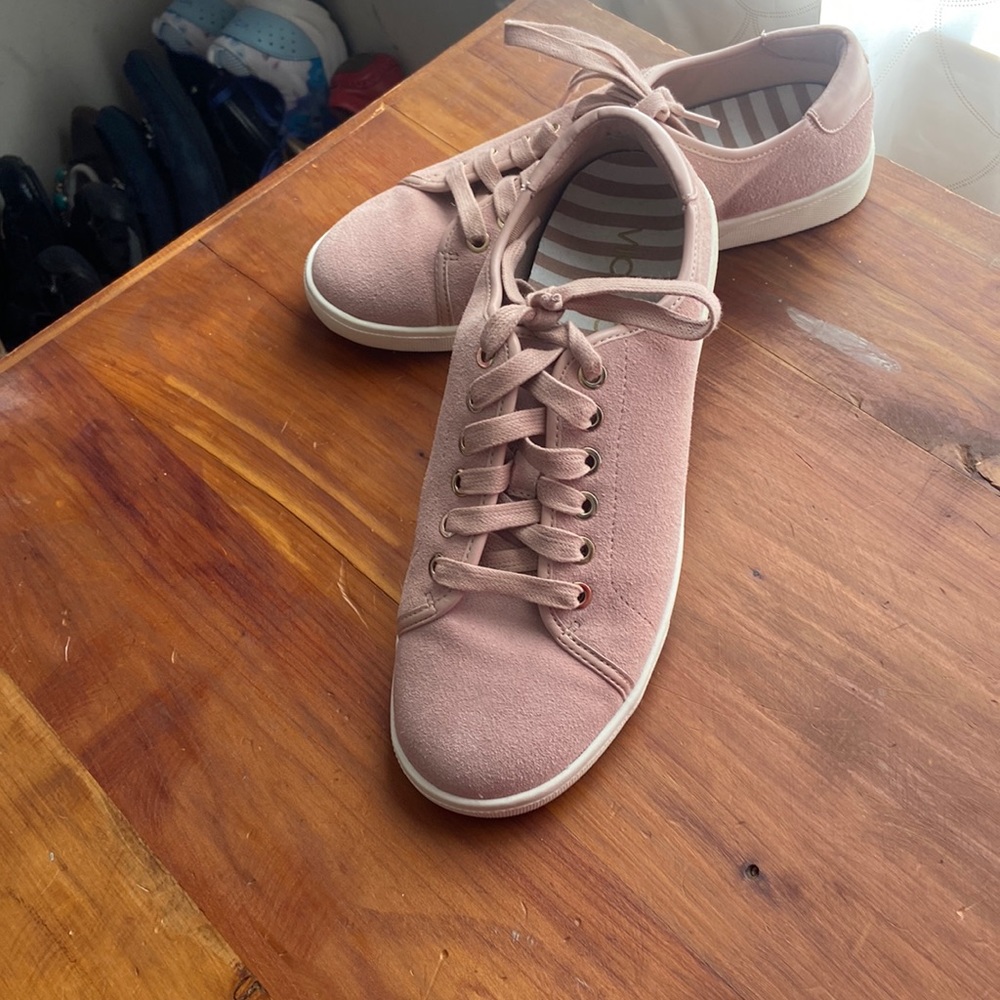 Vionic pink suede sneakers